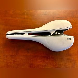 143 mm bike saddle Specialized Toupe Gel Preowned
